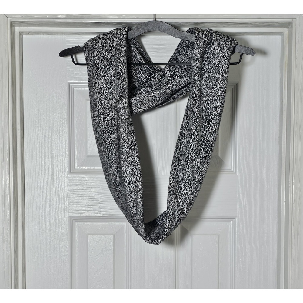 Lululemon Vinyasa Scarf Wrap One Size Snap Closure Black/white Customizable‎